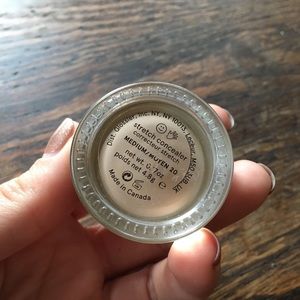 Glossier Stretch Concealer Shade Medium